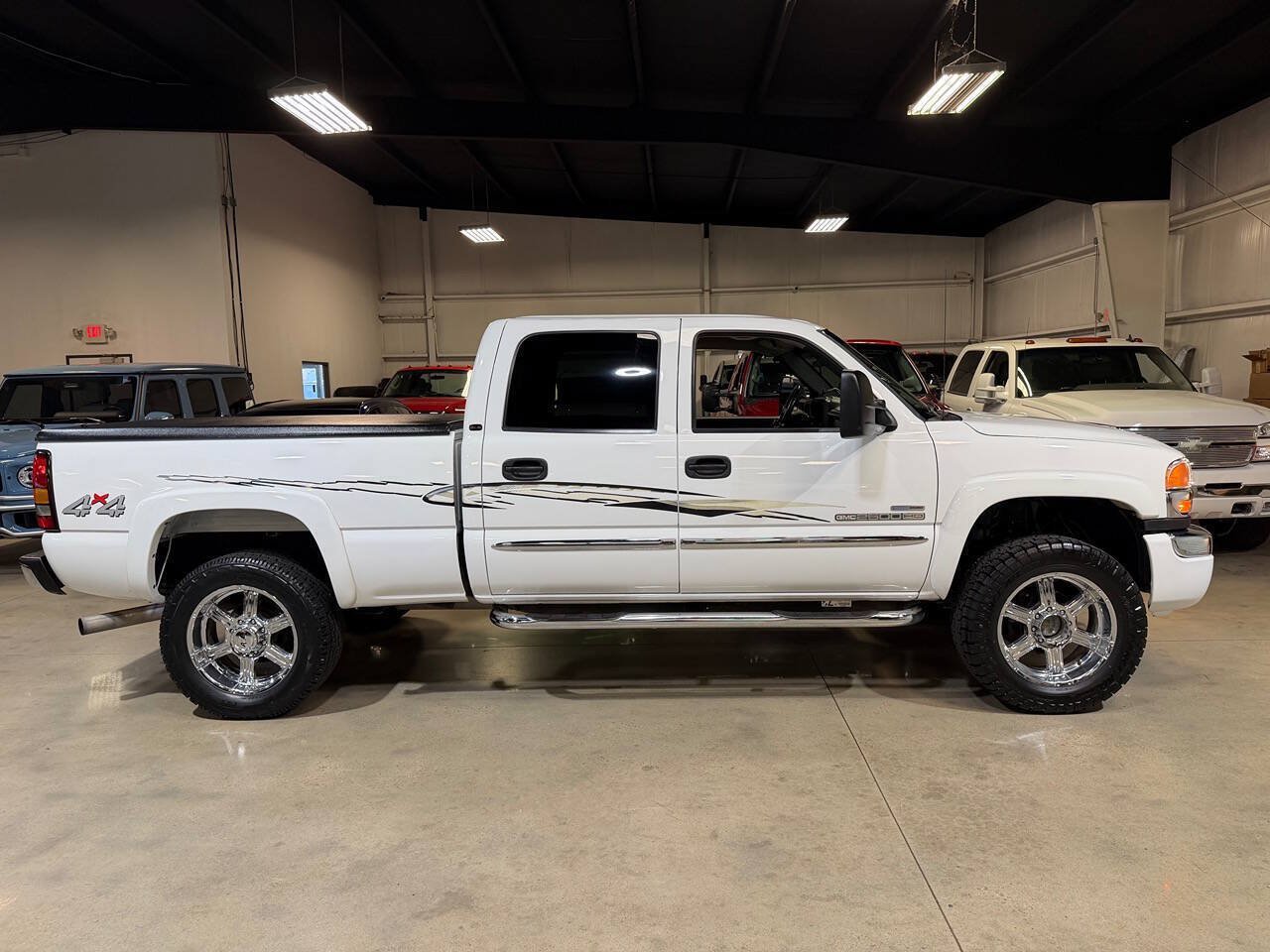 Used 2007 GMC Sierra 2500 SLE w/ Heavy-Duty Power Package AWD/4WD image 9