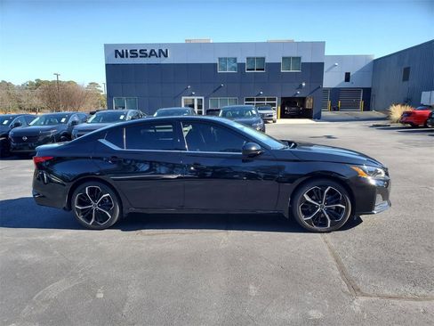 Certified 2023 Nissan Altima 2.5 SR w/ SR Premium Package image 2