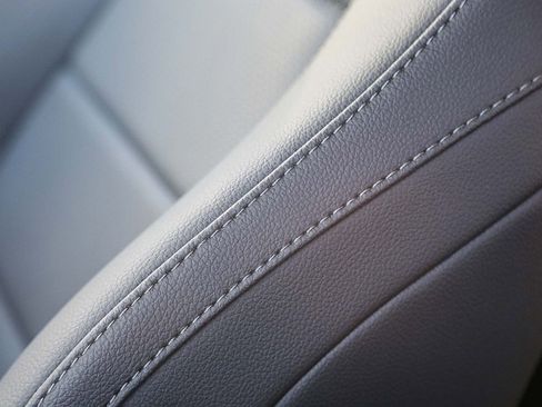 Used 2025 Mercedes-Benz GLE 450e 4MATIC image 24