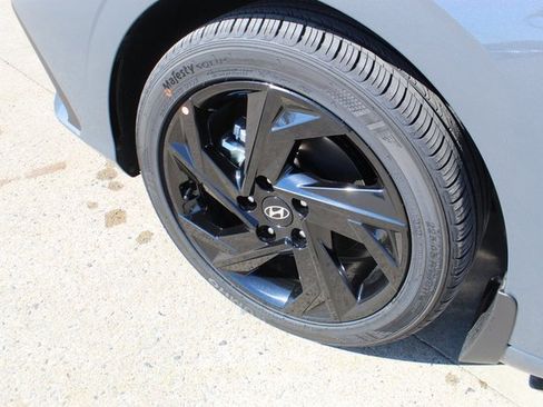 New 2026 Hyundai Elantra Sport image 3