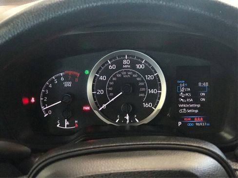 Used 2020 Toyota Corolla LE FWD image 14