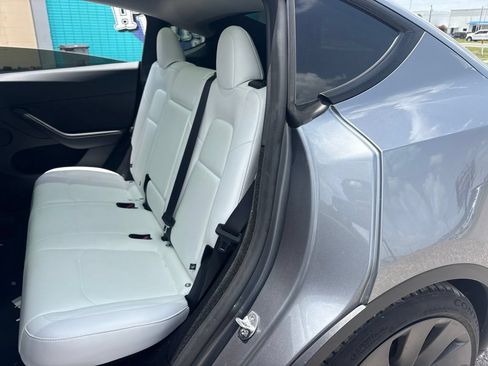 Used 2025 Tesla Model Y Performance AWD/4WD image 11