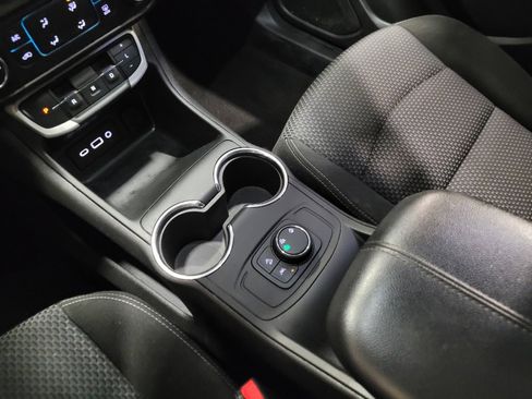 Used 2023 GMC Terrain SLE image 26