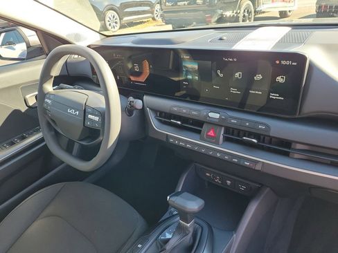 New 2026 Kia K4 LXS image 8