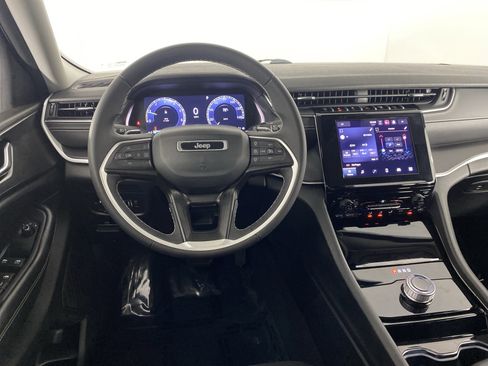 Used 2023 Jeep Grand Cherokee L Laredo AWD/4WD image 18