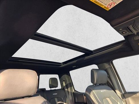 Used 2022 Ford F350 Platinum w/ FX4 Off-Road Package image 18