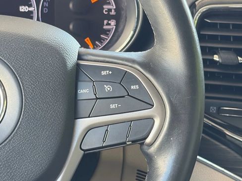 Used 2019 Jeep Grand Cherokee Limited AWD/4WD image 29