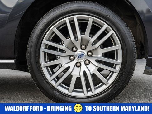 Used 2024 Ford Expedition Limited image 19