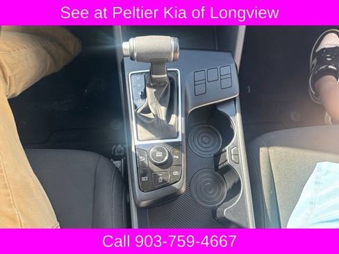 Used 2025 Kia Sportage LX FWD image 17