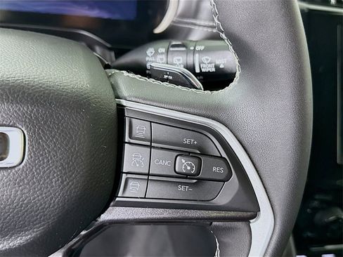 Used 2023 Jeep Grand Cherokee Laredo image 22