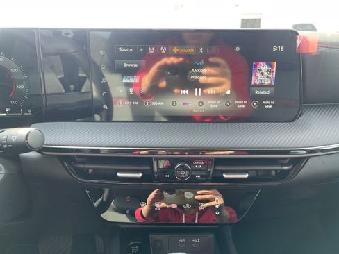 New 2025 Nissan Kicks SR w/ Illumination Package image 20