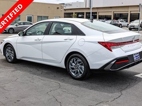 Certified 2025 Hyundai Elantra Hybrid w/ Cargo Package FWD image 4