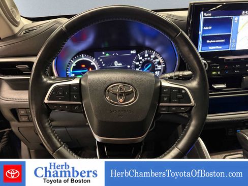 Used 2022 Toyota Highlander Platinum AWD/4WD image 17