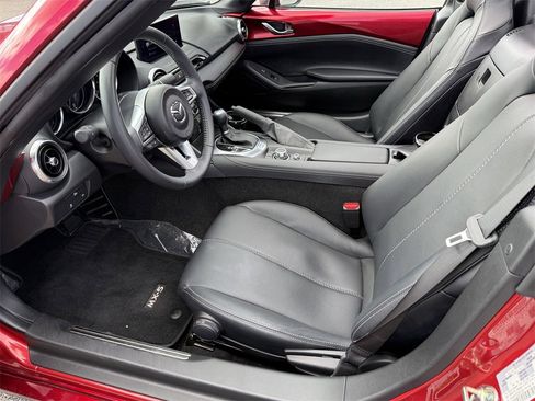 Used 2025 MAZDA MX-5 Miata RF Grand Touring image 13