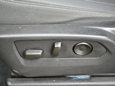 Used 2023 Chevrolet Silverado 1500 LT image 21