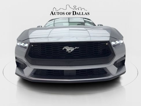 Used 2025 Ford Mustang Premium RWD image 4