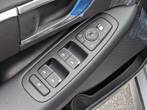 New 2026 Hyundai Elantra Limited FWD image 20