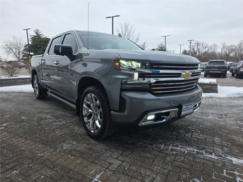 Used 2020 Chevrolet Silverado 1500 High Country w/ Technology Package AWD/4WD image 7