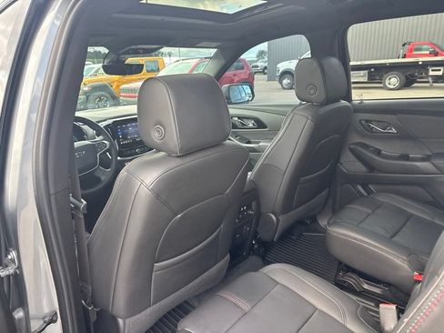 Used 2023 Chevrolet Traverse RS AWD/4WD image 18