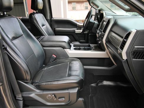 Used 2019 Ford F250 Lariat w/ Lariat Ultimate Package AWD/4WD image 41
