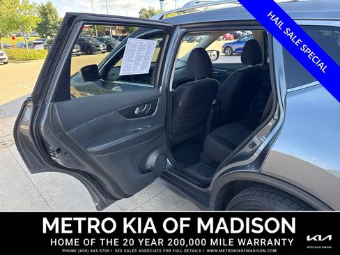 Used 2017 Nissan Rogue SV AWD/4WD image 30