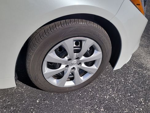 Certified 2025 Toyota Corolla LE image 10