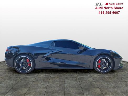 Used 2022 Chevrolet Corvette Stingray Premium Conv w/ Z51 Performance Package RWD image 2