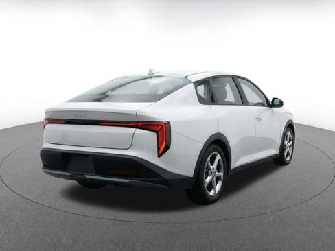 Used 2025 Kia K4 LXS image 17