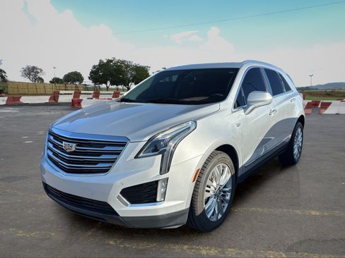 Used 2017 Cadillac XT5 Premium Luxury FWD image 5