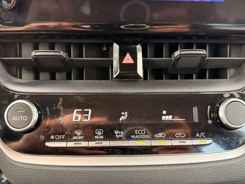 Used 2023 Toyota Corolla LE FWD image 23