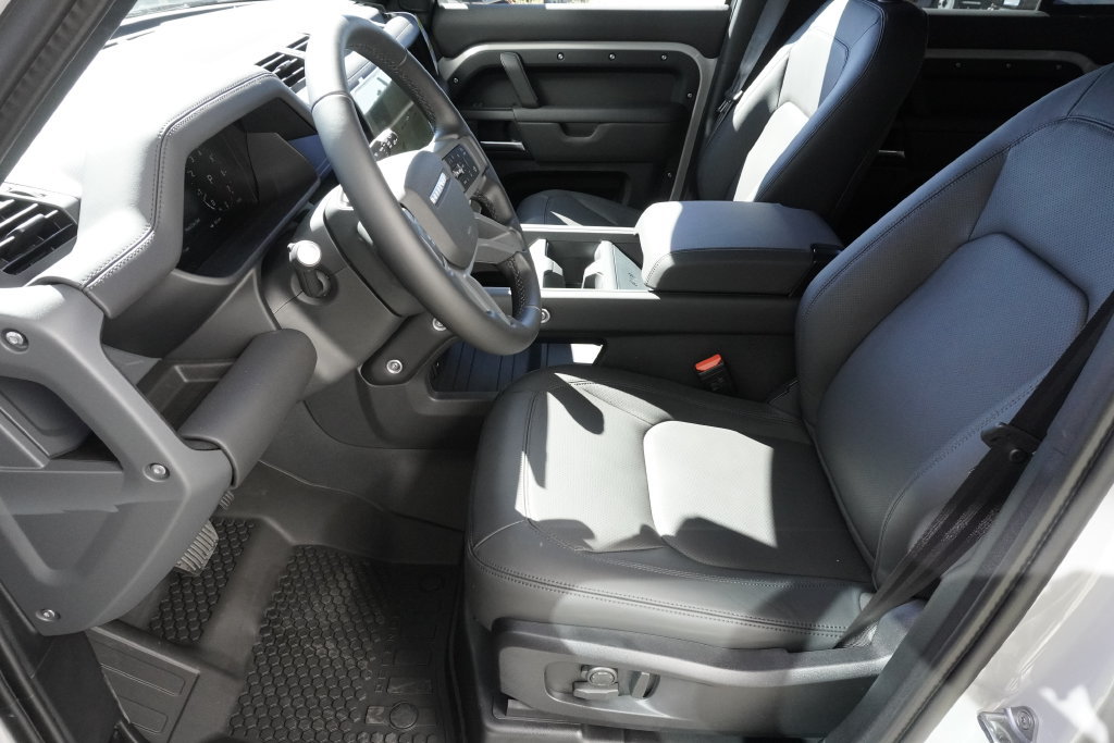 New 2026 Land Rover Defender 110 X-Dynamic SE AWD/4WD image 19