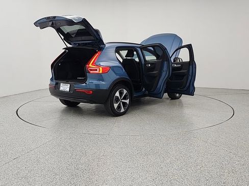 Used 2023 Volvo XC40 B5 Plus w/ Climate Package AWD/4WD image 11