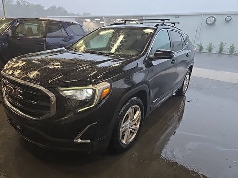 Used 2018 GMC Terrain SLE w/ Driver Convenience Package FWD image 2