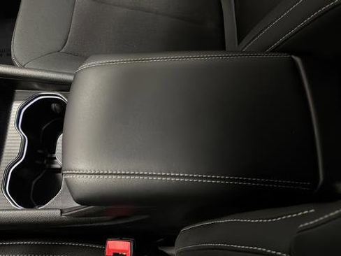 Used 2024 Jeep Grand Cherokee Laredo X image 18