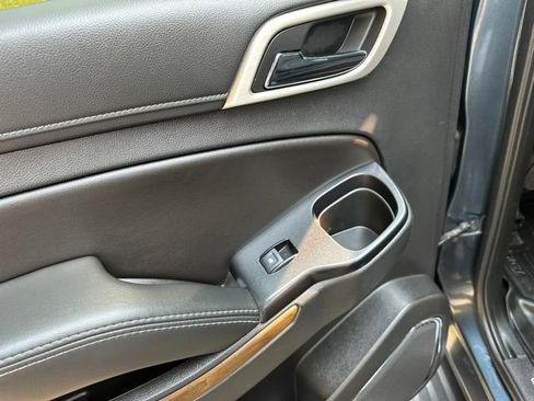 Used 2020 GMC Yukon Denali AWD/4WD image 16