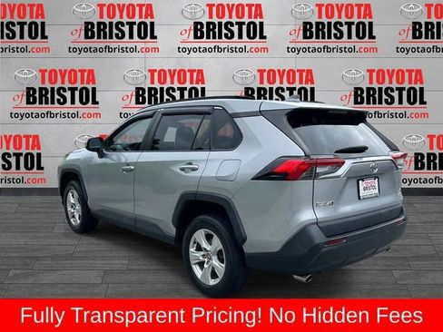 Used 2021 Toyota RAV4 XLE AWD/4WD image 6