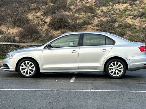 Used 2015 Volkswagen Jetta SE image 9