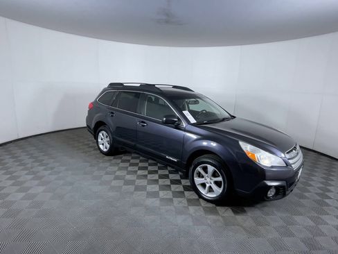 Used 2013 Subaru Outback 2.5i Premium w/ Popular Pkg 1B AWD/4WD image 2