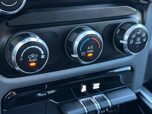 Used 2019 RAM 1500 Big Horn AWD/4WD image 18
