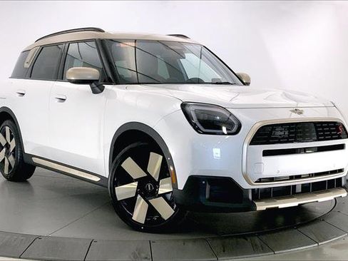 Used 2025 MINI Cooper Countryman S w/ Comfort Package Max image 1
