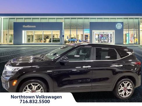 Used 2021 Kia Seltos SX w/ SX Sunroof Package AWD/4WD image 2