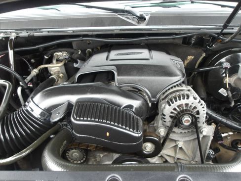 Used 2013 Chevrolet Avalanche LT w/ Suspension Package, Off-Road image 25