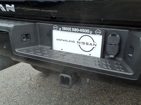 Used 2023 Nissan Titan SV w/ SV Convenience Package AWD/4WD image 10