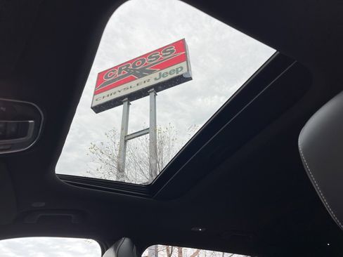 New 2025 Jeep Grand Cherokee L Altitude image 4