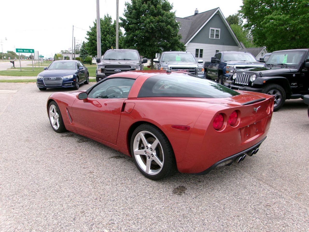 Used 2005 Chevrolet Corvette Coupe w/ Preferred Equipment Group RWD image 7