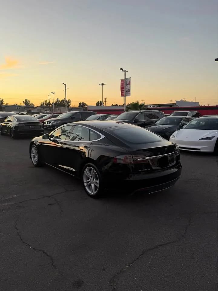 Used 2013 Tesla Model S Performance RWD image 4