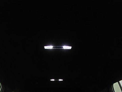 Used 2026 Chevrolet Traverse LT FWD image 17