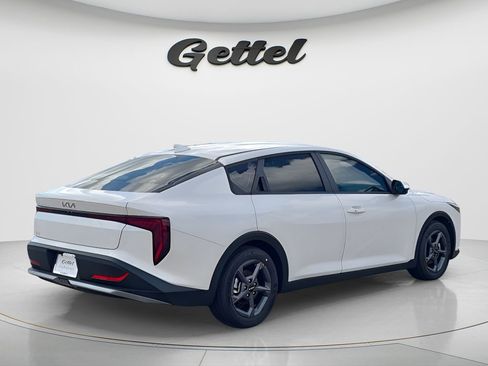 New 2025 Kia K4 FWD image 5