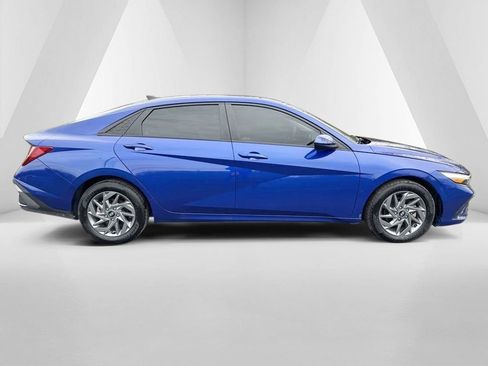 Used 2024 Hyundai Elantra SEL image 6