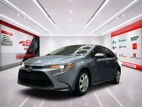 Used 2020 Toyota Corolla LE FWD image 3